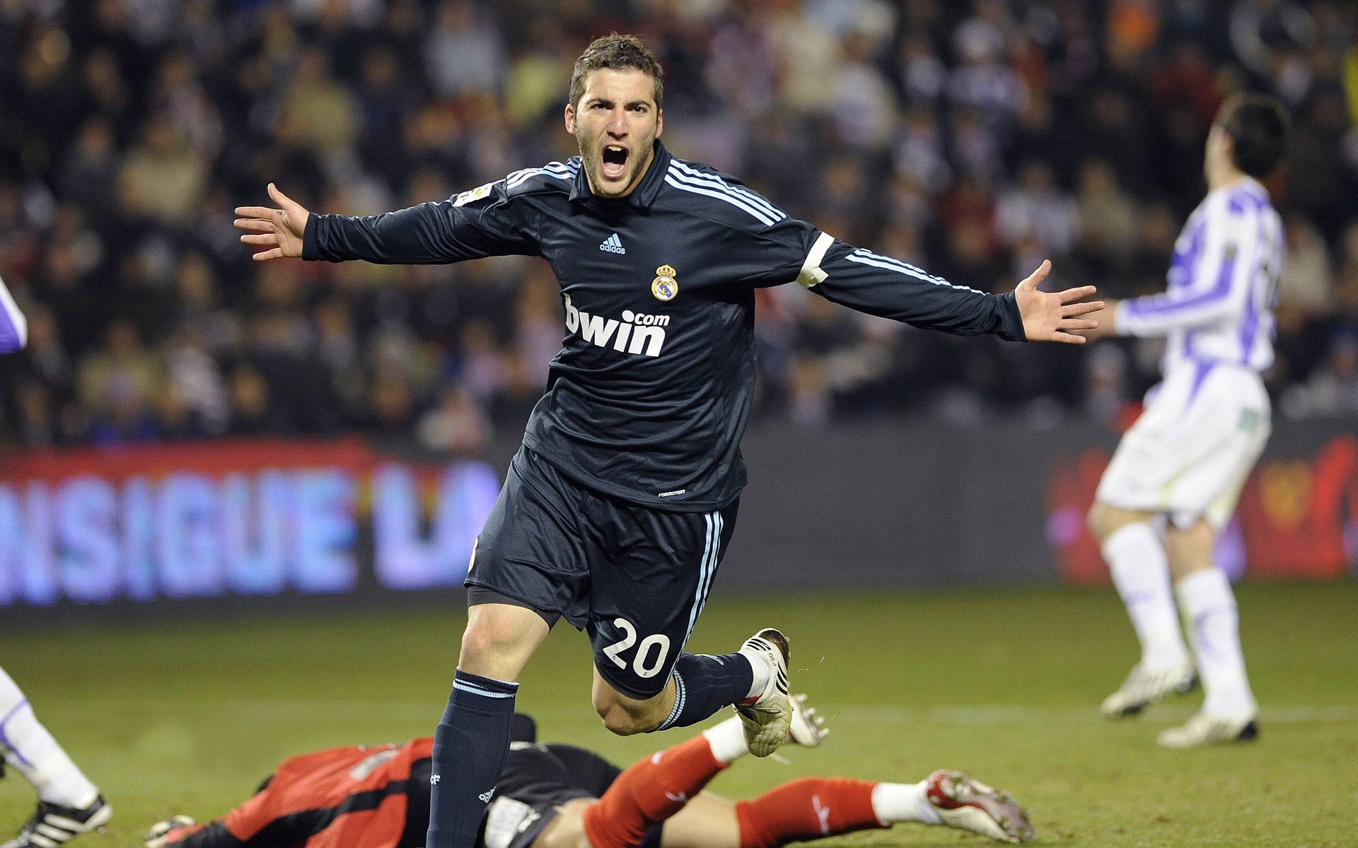 _魔术队士气大振,逆转强敌获胜_,魔术队百度百科